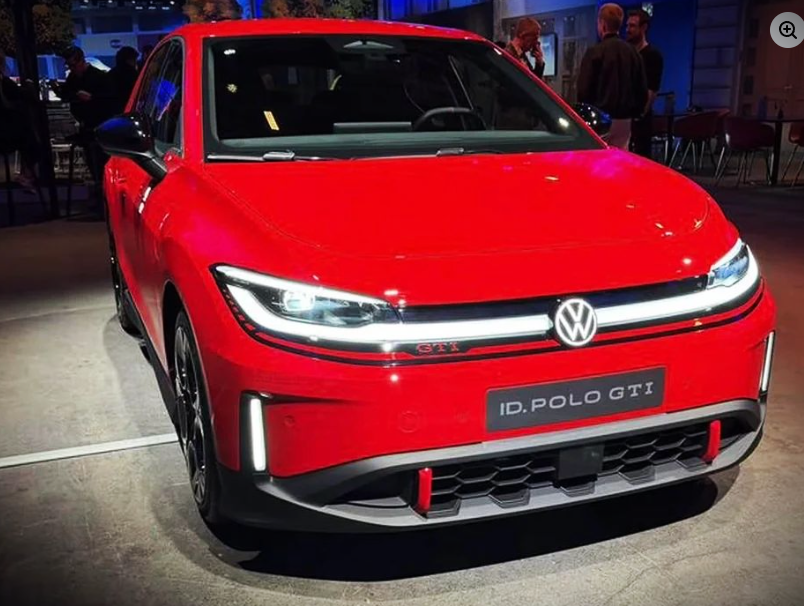 Volkswagen Polo Electric 300km vs 450km रेंज वेरिएंट