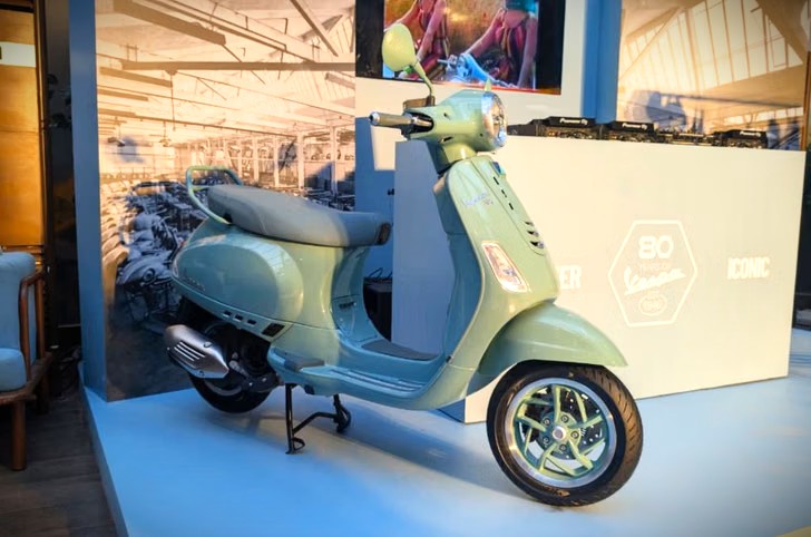 Vespa Tech 80th Special Edition