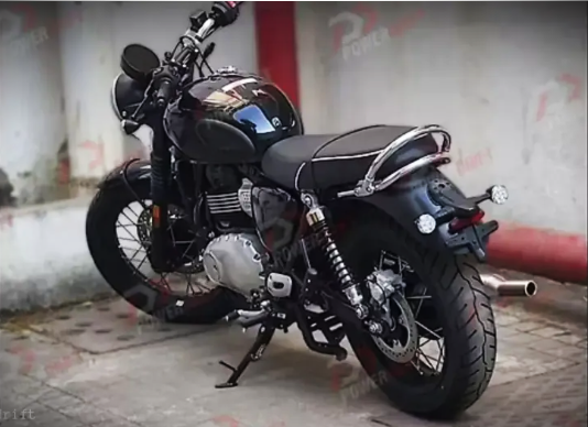 Triumph Bonneville 400 Spied In India
